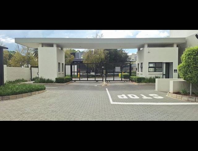 2 BEDROOM APARTMENT FOR SALE IN HYDE PARK